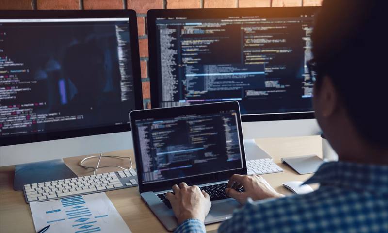 数据科学选型:R与Python如何赋能砚山县网站建设?